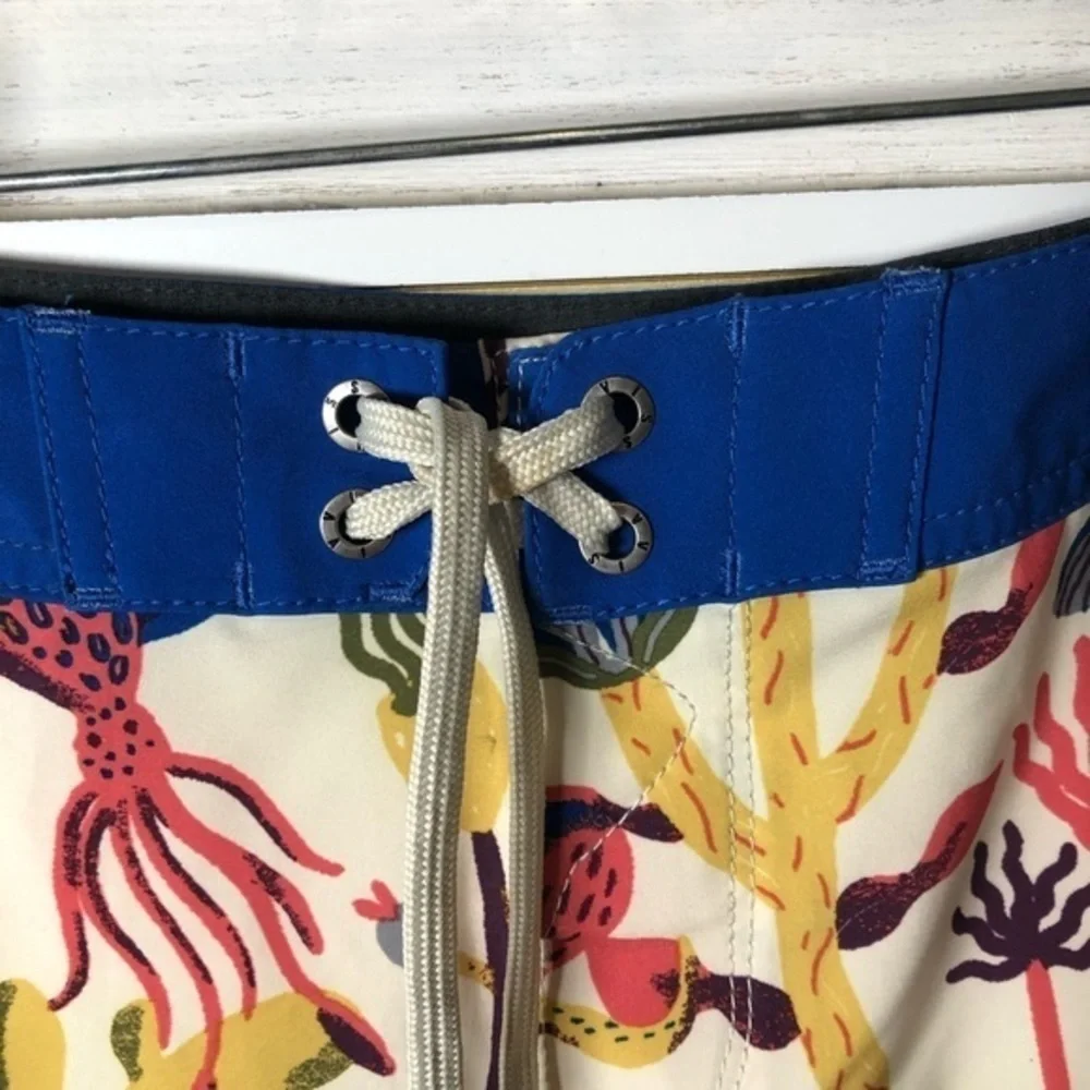 VISSLA BOYS BOARDSHORT Waist 24”